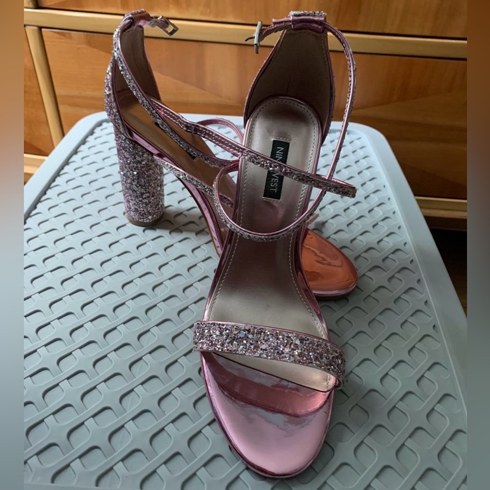 Nine West Pink Glitter Heels Size 8